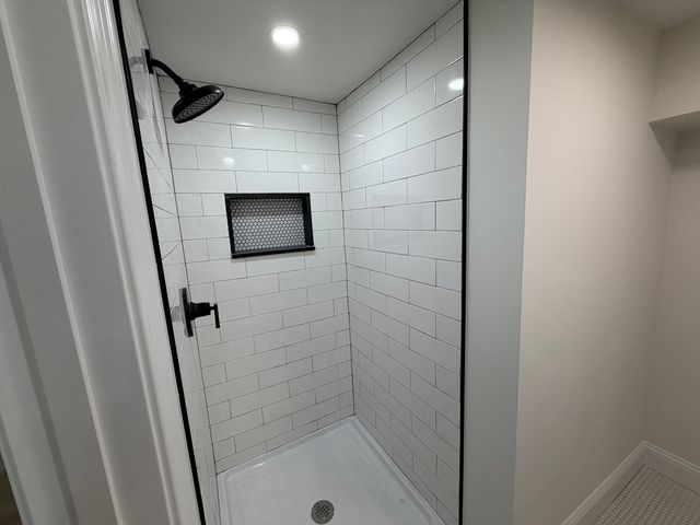 157 Compass Cir, Barnstable, MA 02601