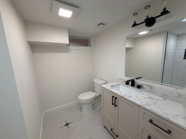 157 Compass Cir, Barnstable, MA 02601