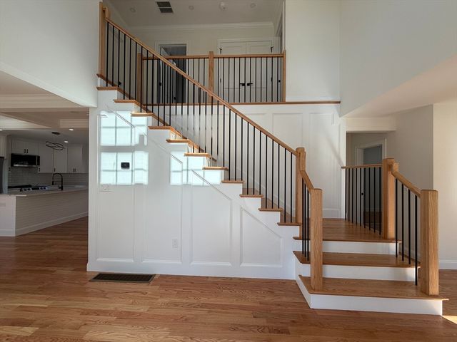 157 Compass Cir, Barnstable, MA 02601