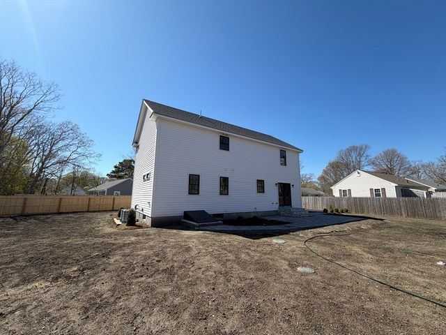 157 Compass Cir, Barnstable, MA 02601