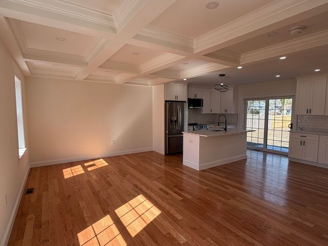 157 Compass Cir, Barnstable, MA 02601