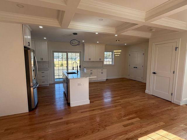157 Compass Cir, Barnstable, MA 02601