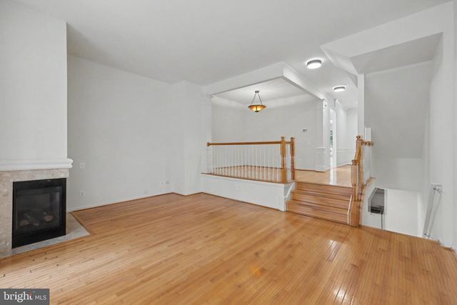 5438 SUMMER LEAF LN, Alexandria, VA 22312