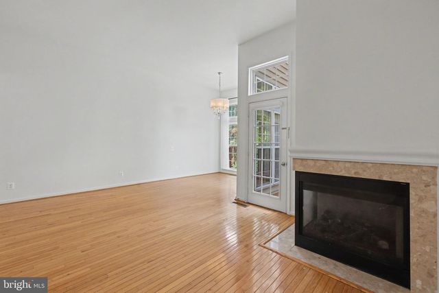 5438 SUMMER LEAF LN, Alexandria, VA 22312