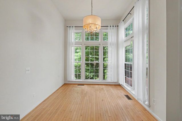 5438 SUMMER LEAF LN, Alexandria, VA 22312