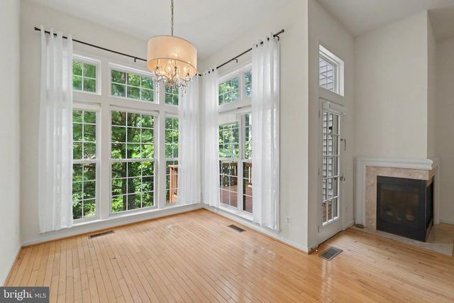 5438 SUMMER LEAF LN, Alexandria, VA 22312