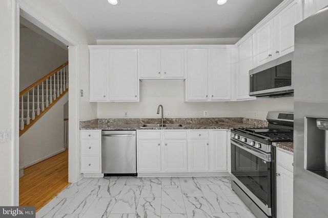 5438 SUMMER LEAF LN, Alexandria, VA 22312