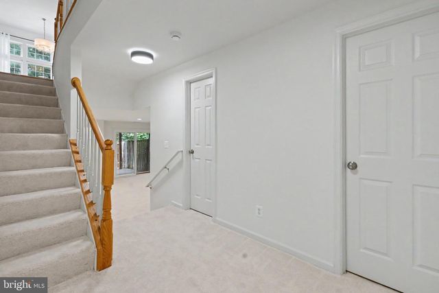 5438 SUMMER LEAF LN, Alexandria, VA 22312
