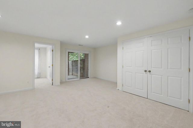 5438 SUMMER LEAF LN, Alexandria, VA 22312