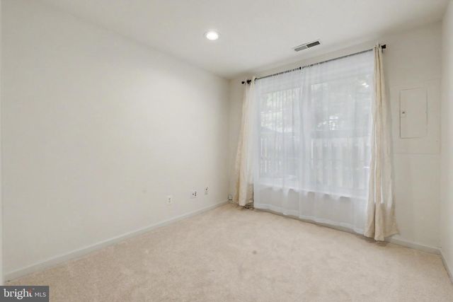 5438 SUMMER LEAF LN, Alexandria, VA 22312