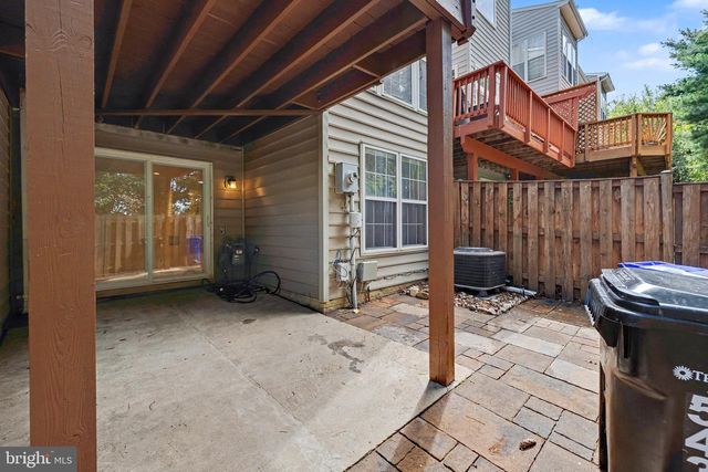 5438 SUMMER LEAF LN, Alexandria, VA 22312