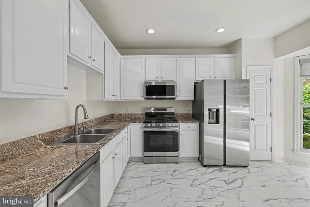 5438 SUMMER LEAF LN, Alexandria, VA 22312