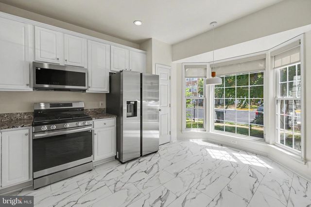 5438 SUMMER LEAF LN, Alexandria, VA 22312