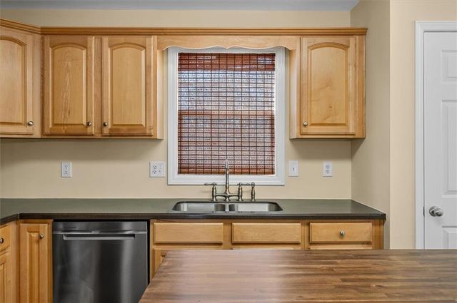 208 Oliver Overlook, Dallas, GA 30132