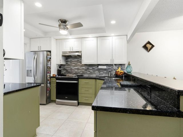 3100 N Course Lane 107, Pompano Beach, FL 33069