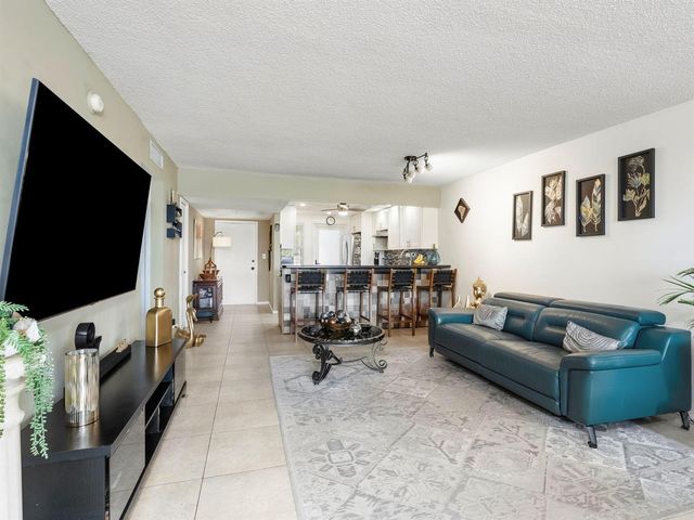 3100 N Course Lane 107, Pompano Beach, FL 33069