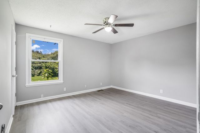 102 Winston Ct, Clarksville, TN 37042