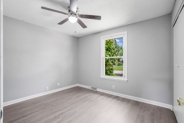 102 Winston Ct, Clarksville, TN 37042