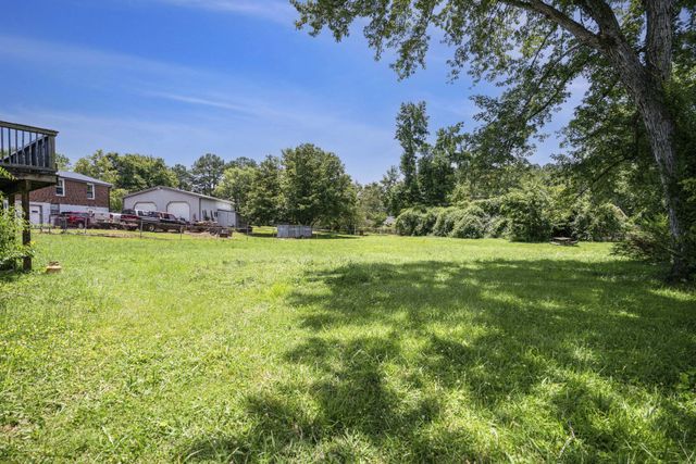 102 Winston Ct, Clarksville, TN 37042