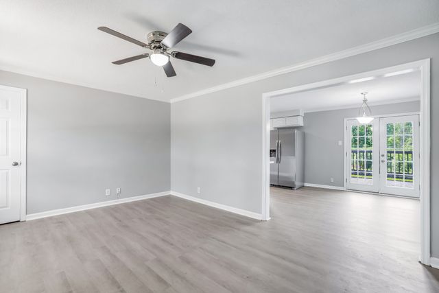 102 Winston Ct, Clarksville, TN 37042