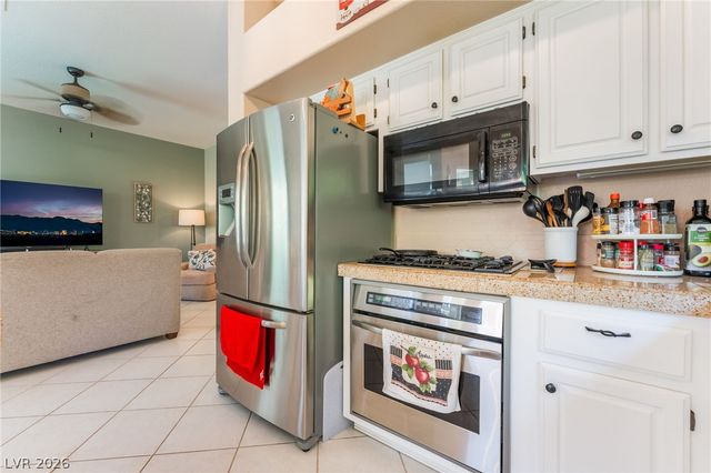 5216 Painted Lakes Way, Las Vegas, NV 89149