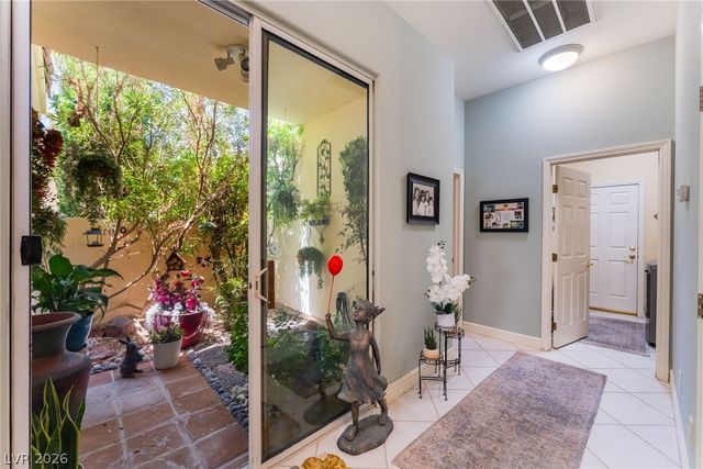 5216 Painted Lakes Way, Las Vegas, NV 89149