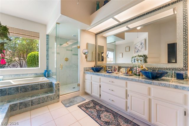 5216 Painted Lakes Way, Las Vegas, NV 89149