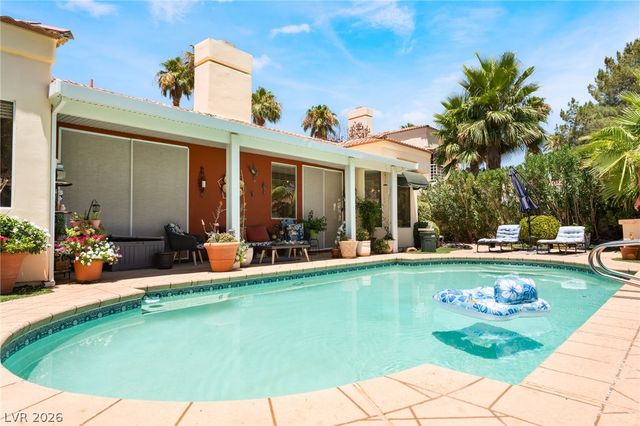 5216 Painted Lakes Way, Las Vegas, NV 89149