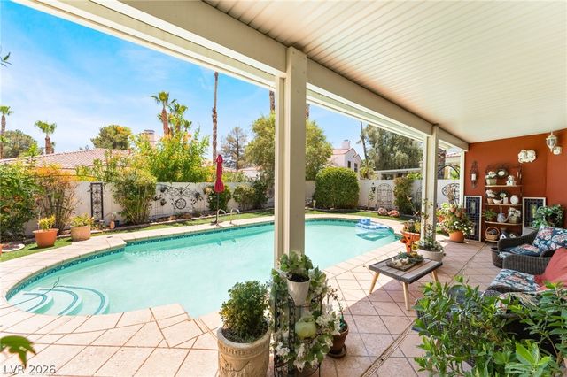 5216 Painted Lakes Way, Las Vegas, NV 89149