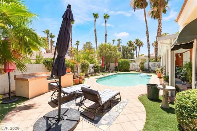 5216 Painted Lakes Way, Las Vegas, NV 89149