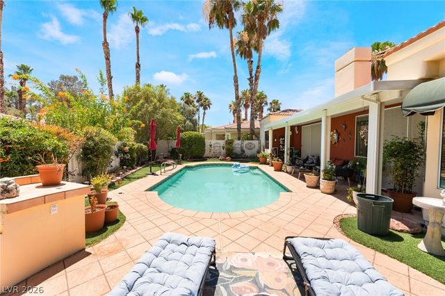 5216 Painted Lakes Way, Las Vegas, NV 89149