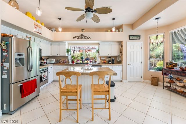 5216 Painted Lakes Way, Las Vegas, NV 89149