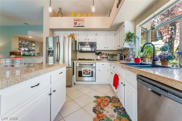5216 Painted Lakes Way, Las Vegas, NV 89149