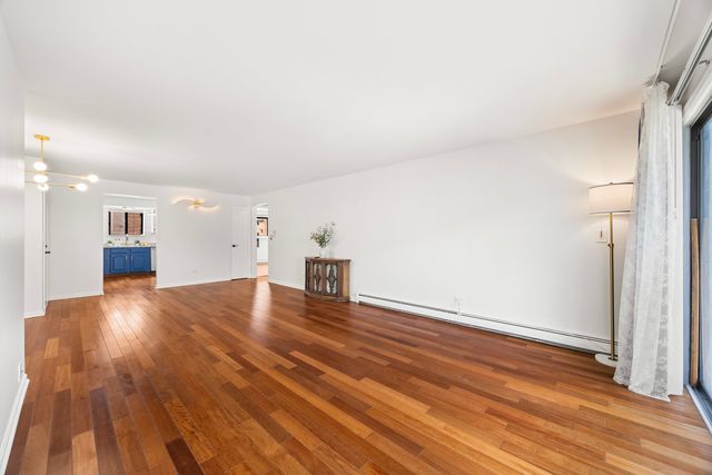8519 W Catherine Avenue 279, Chicago, IL 60656
