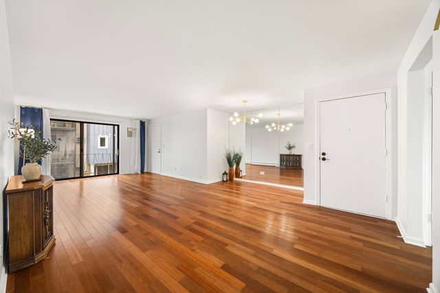 8519 W Catherine Avenue 279, Chicago, IL 60656