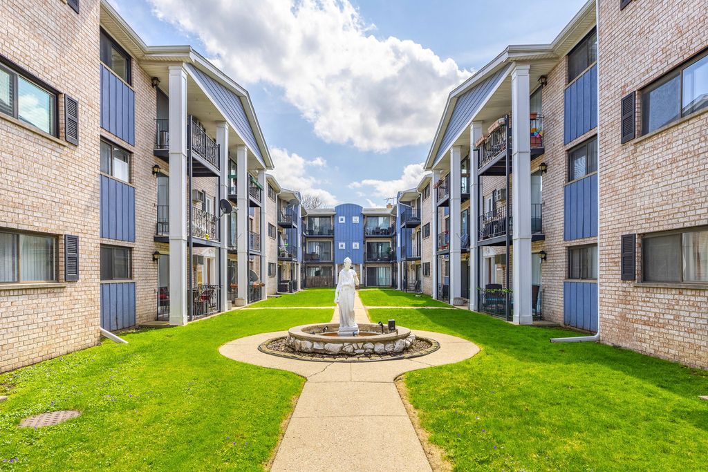 8519 W Catherine Avenue 279, Chicago, IL 60656