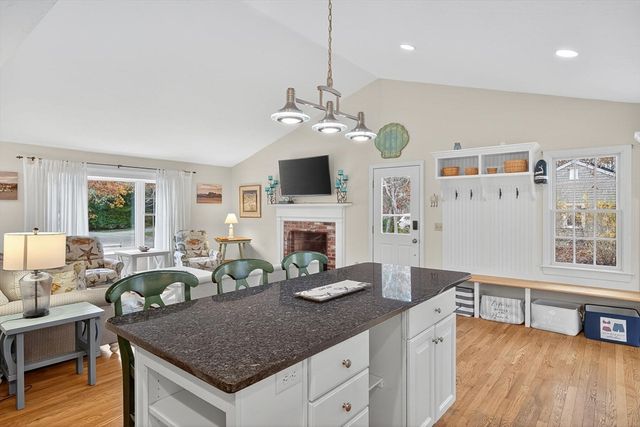 27 Fairview Dr, Chatham, MA 02659