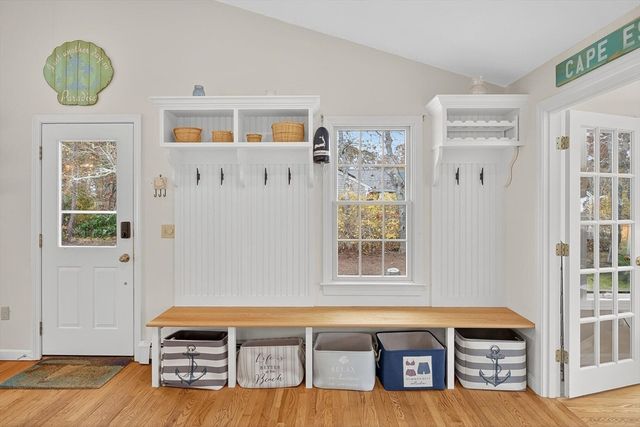 27 Fairview Dr, Chatham, MA 02659