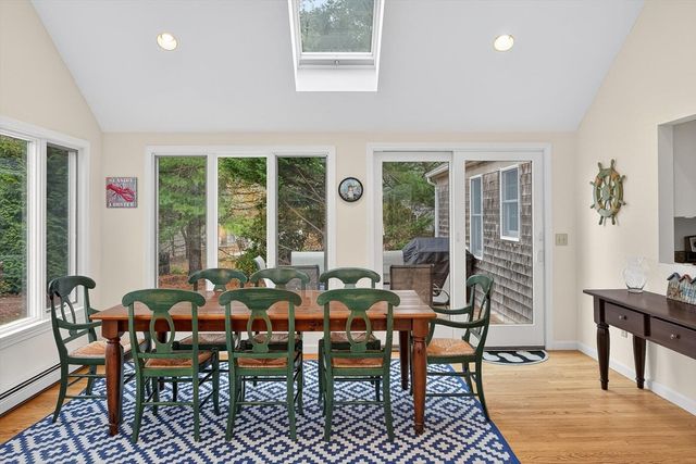 27 Fairview Dr, Chatham, MA 02659