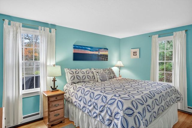 27 Fairview Dr, Chatham, MA 02659