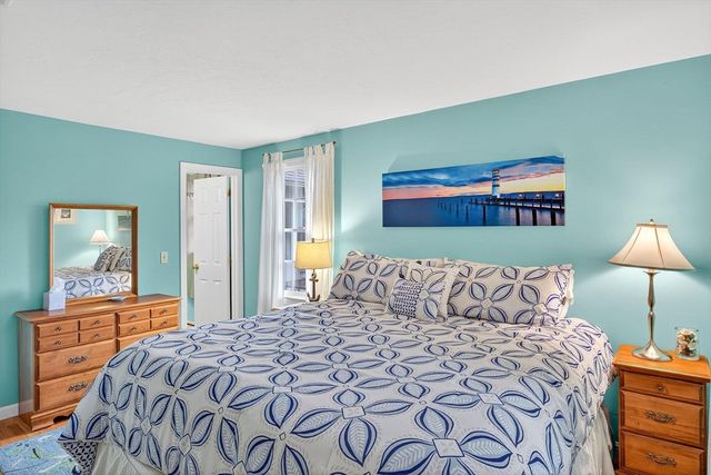 27 Fairview Dr, Chatham, MA 02659