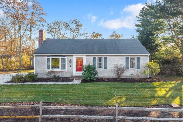 27 Fairview Dr, Chatham, MA 02659