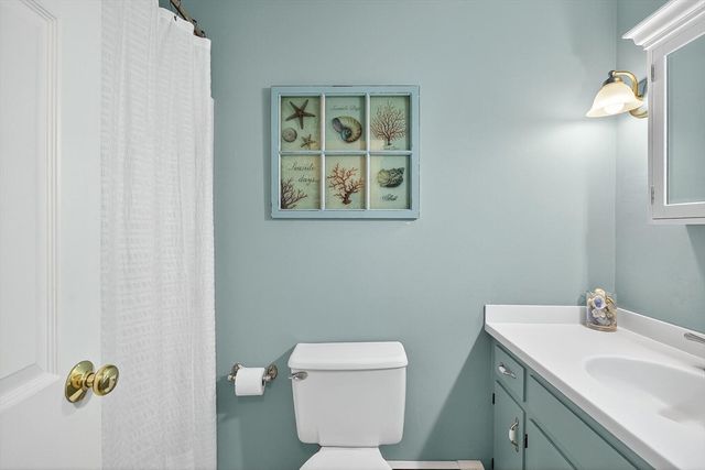 27 Fairview Dr, Chatham, MA 02659