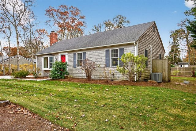 27 Fairview Dr, Chatham, MA 02659