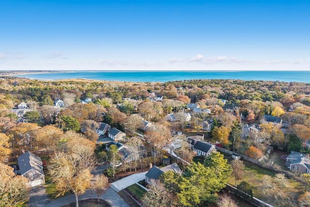 27 Fairview Dr, Chatham, MA 02659