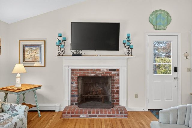 27 Fairview Dr, Chatham, MA 02659