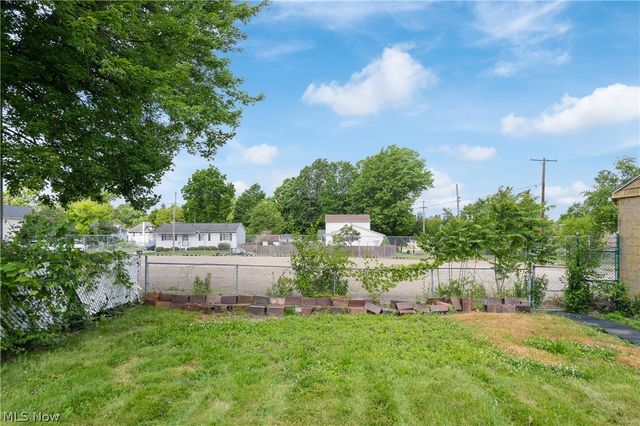1012 Brown Street, Akron, OH 44301