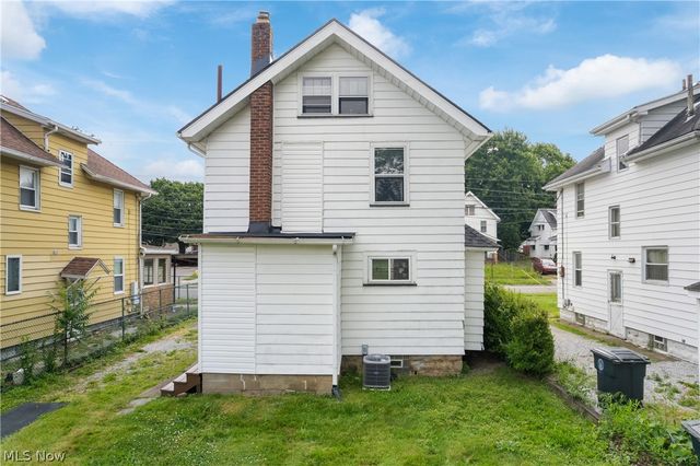 1012 Brown Street, Akron, OH 44301