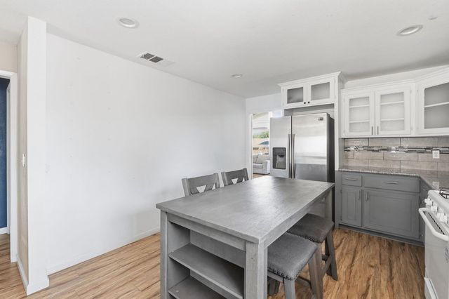 4659 E Terrace Avenue, Fresno, CA 93703