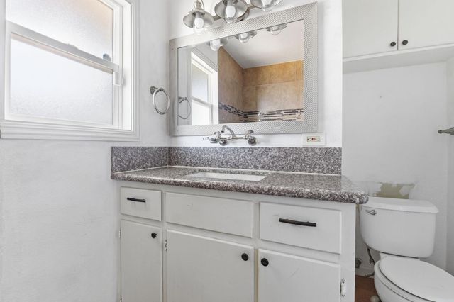 4659 E Terrace Avenue, Fresno, CA 93703